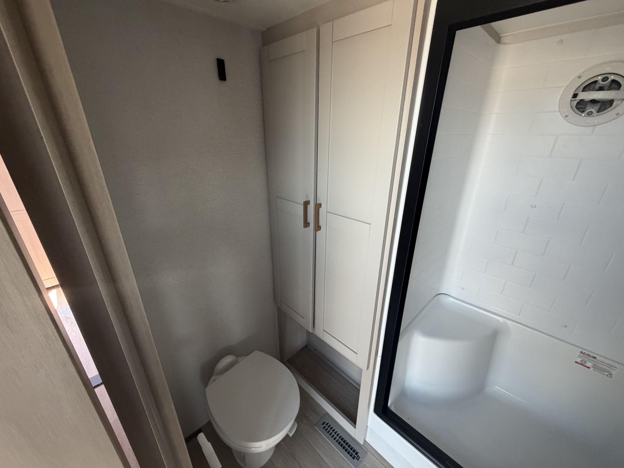 2027 JAYCO JAY FLIGHT BUNGALOW 404LOFT - Image 36