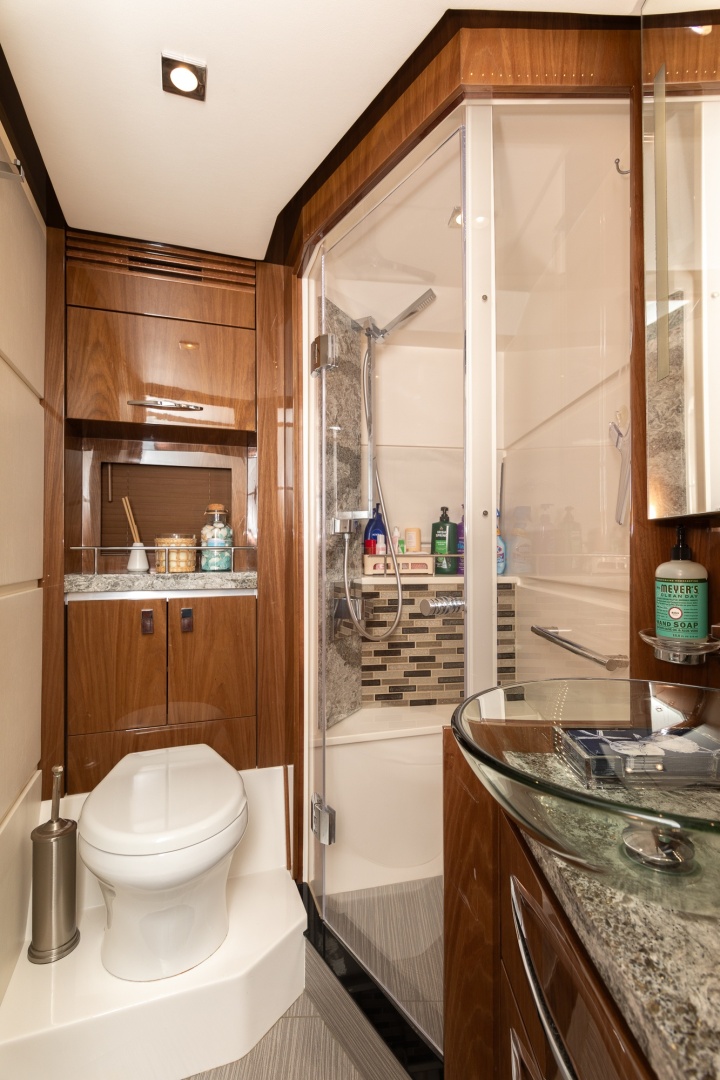 2018 Sea Ray L650 FLY - Image 50