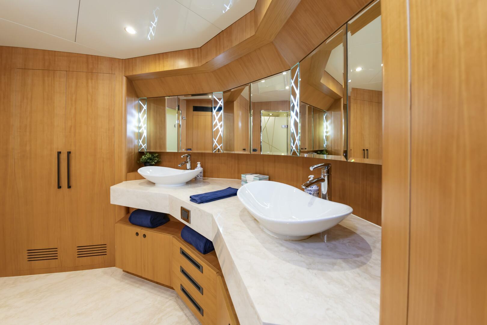 2017 Johnson 93 Flybridge - Image 59