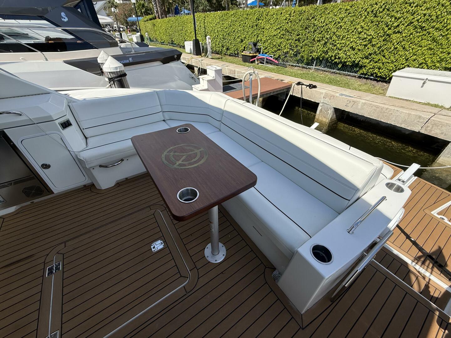 2014 Cruisers Yachts 45 Cantius - Image 40