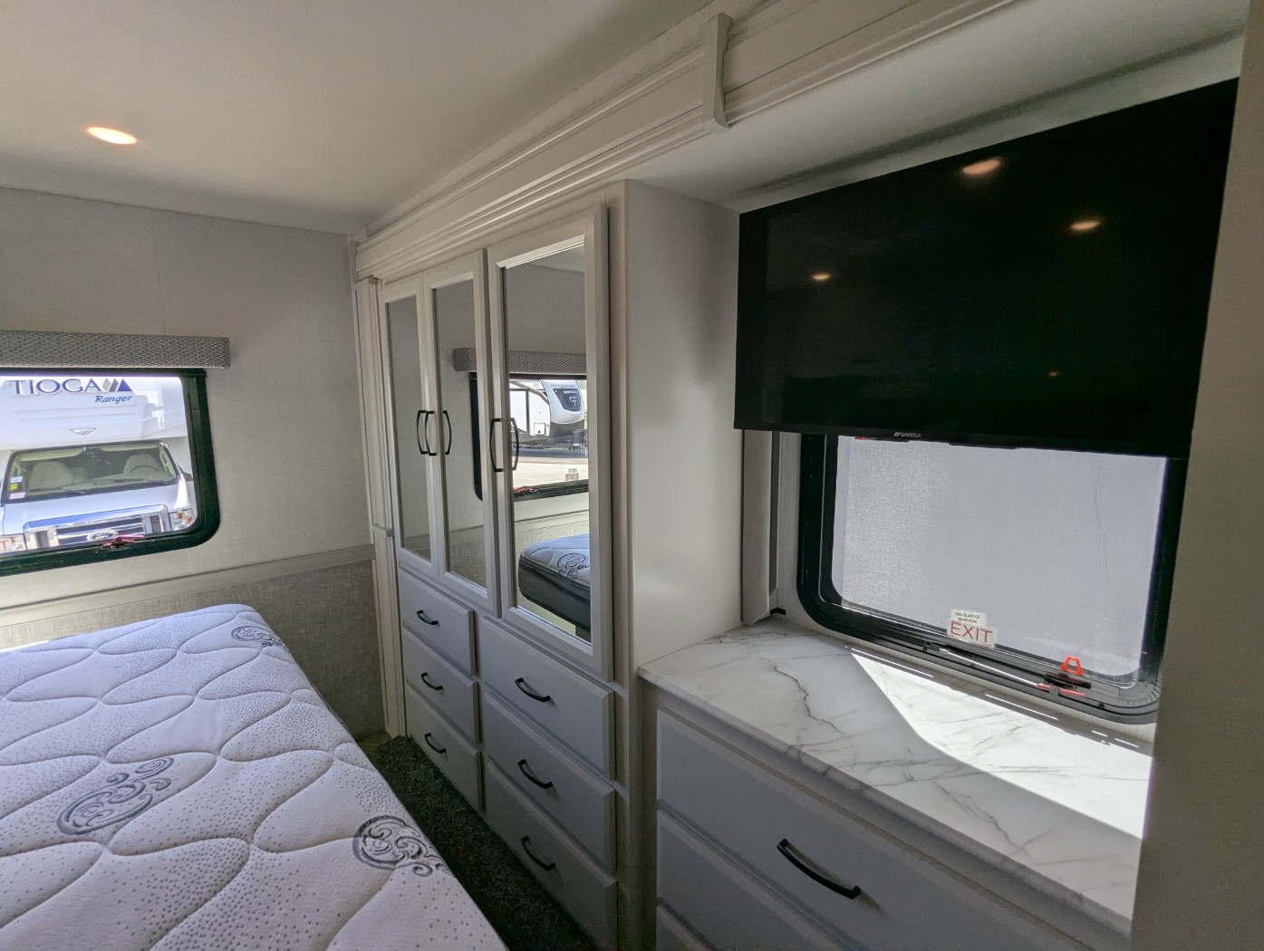 2024 Holiday Rambler Eclipse 34J - Image 24