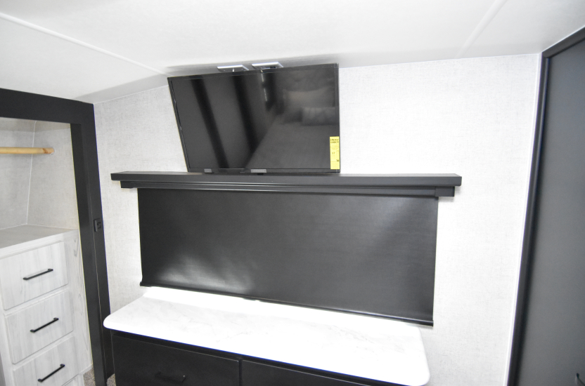 2025 Eclipse Attitude Wide Lite 5th Wheel 39A15G - Image 45