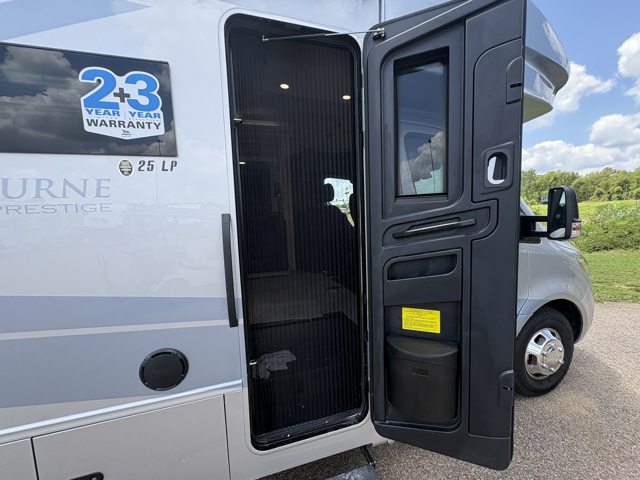 2027 JAYCO MELBOURNE PRESTIGE 25LP - Image 43