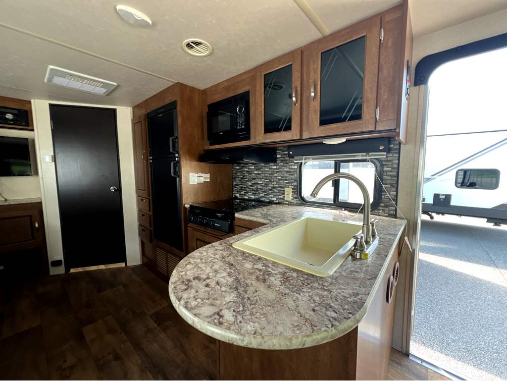 2018 FOREST RIVER WILDWOOD 254RLXL - Image 9