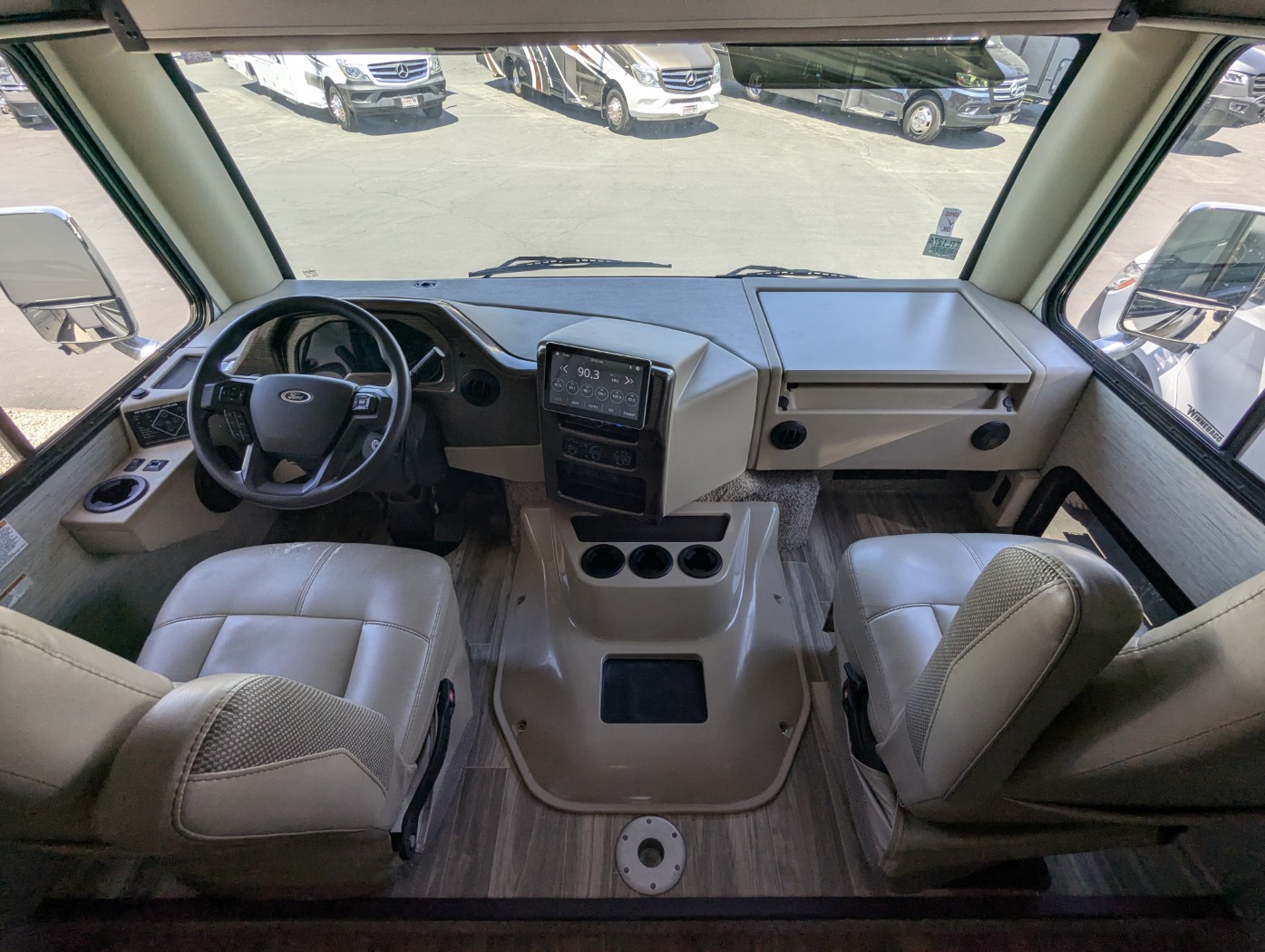2022 Thor Motor Coach A.C.E. 30.3 - Image 7
