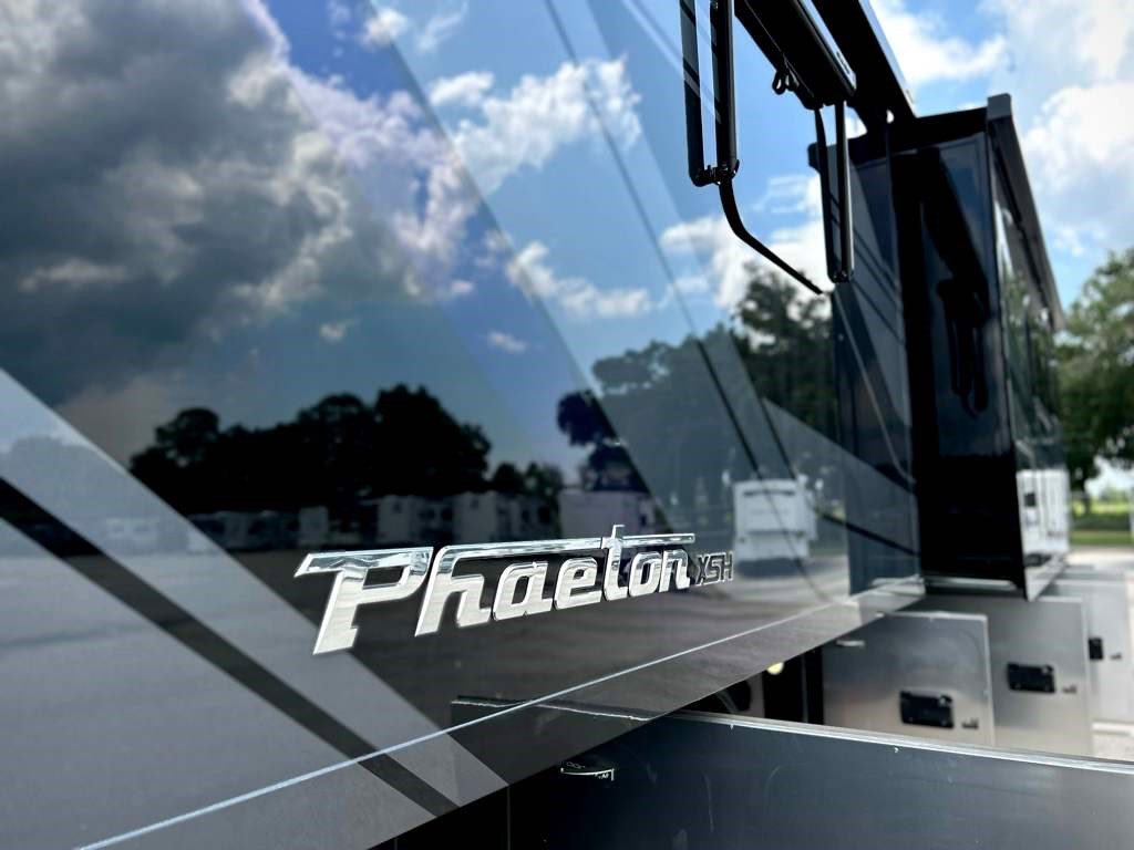 2026 TIFFIN PHAETON 40 IH - Image 9