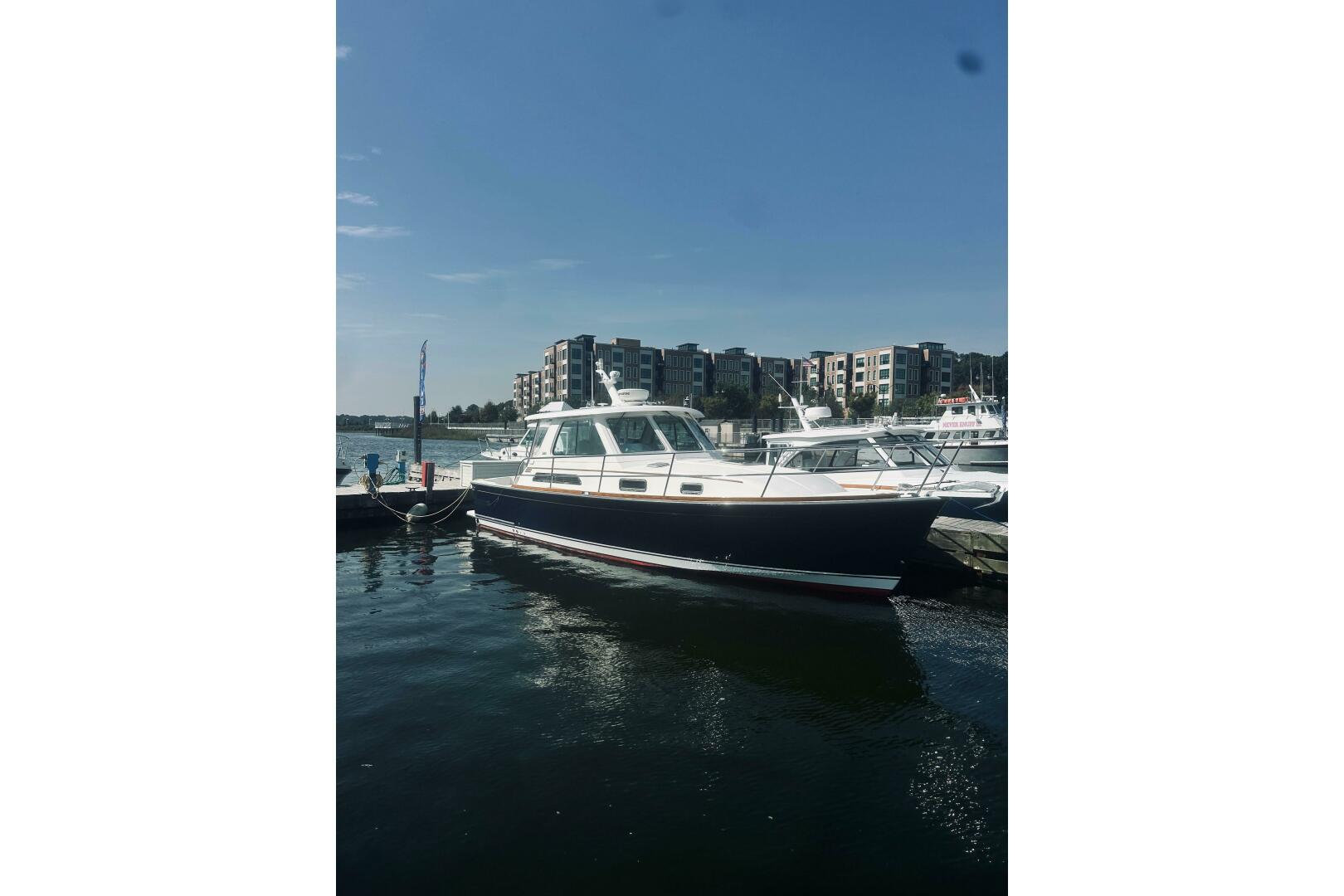 2007 Sabre 34 Express - Image 3