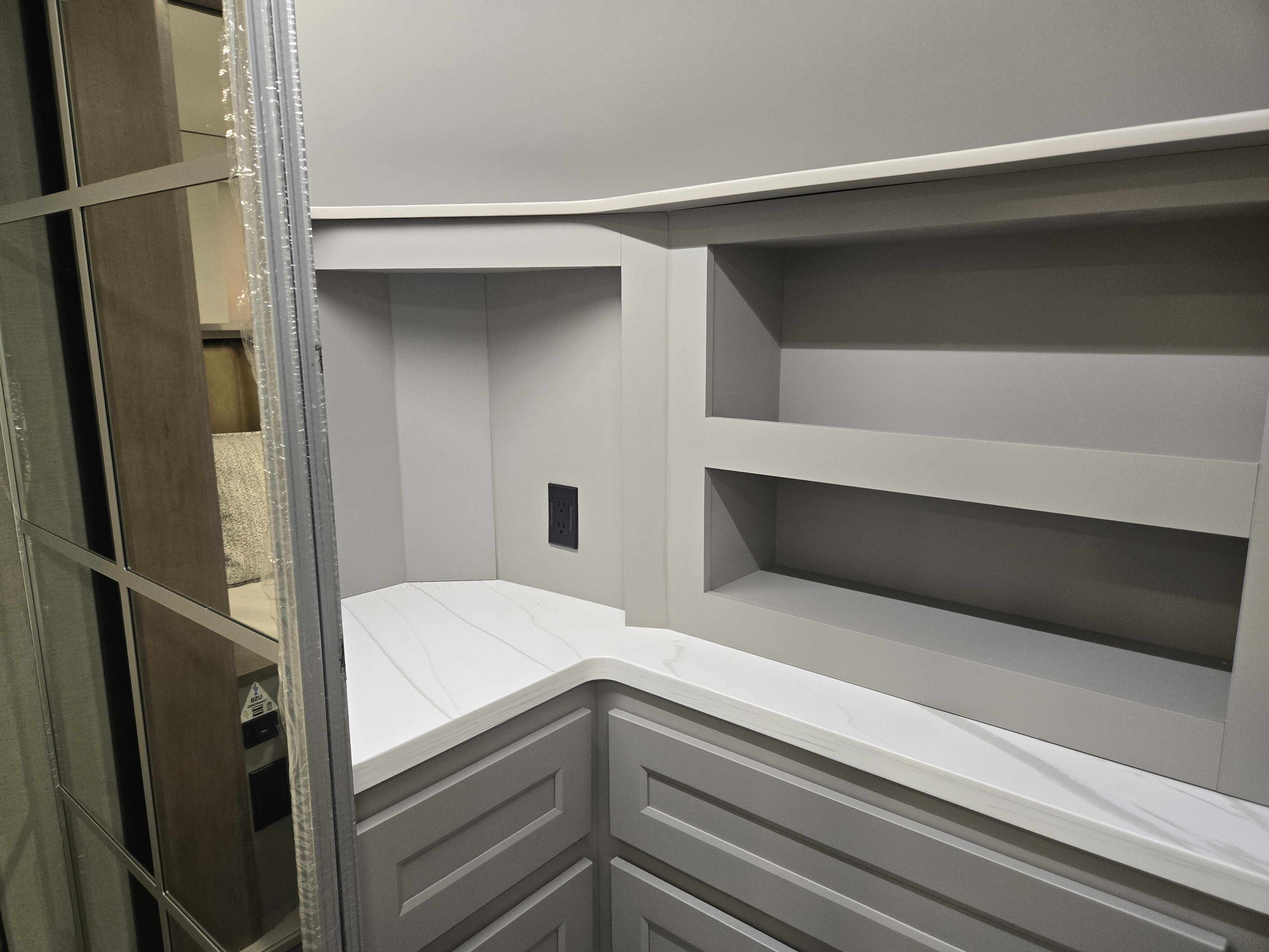 2026 Alliance RV Paradigm 310RL - Image 21