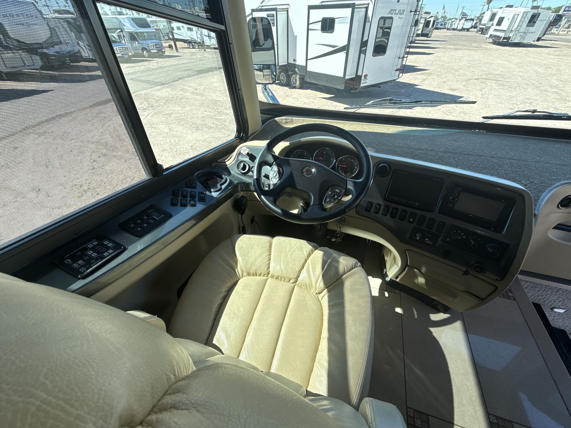2011 Tiffin Allegro Bus 43 QGP - Image 10