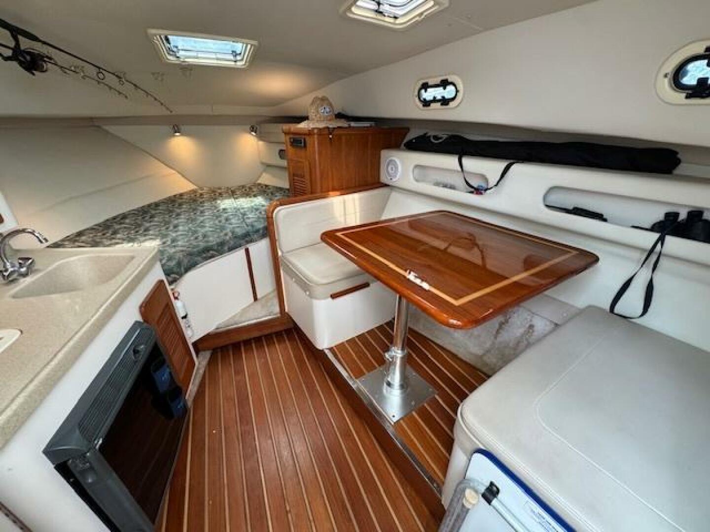 2002 Pursuit 3000 Express - Image 22