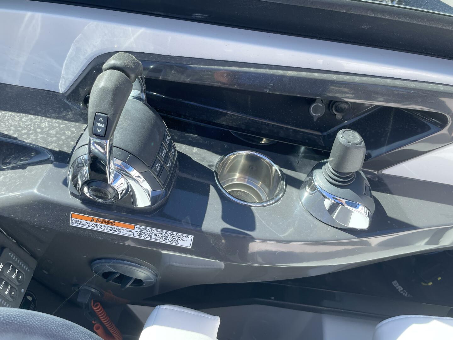 2019 Monterey 328SS - Image 29