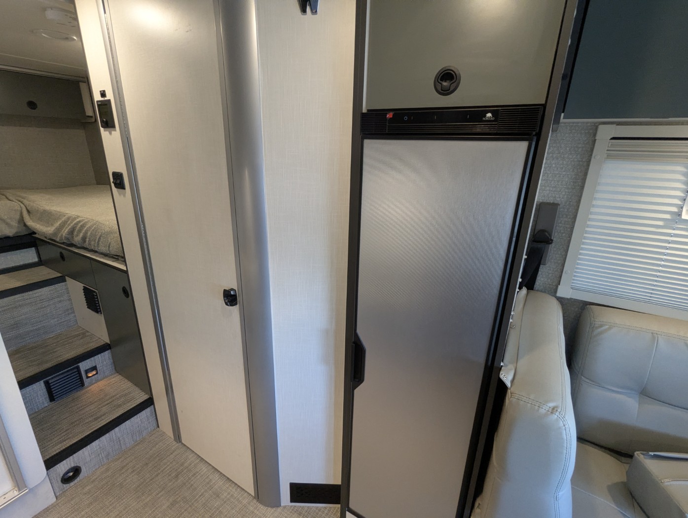 2026 Winnebago EKKO Sprinter 23B AWD - ATH Edition  - Image 21