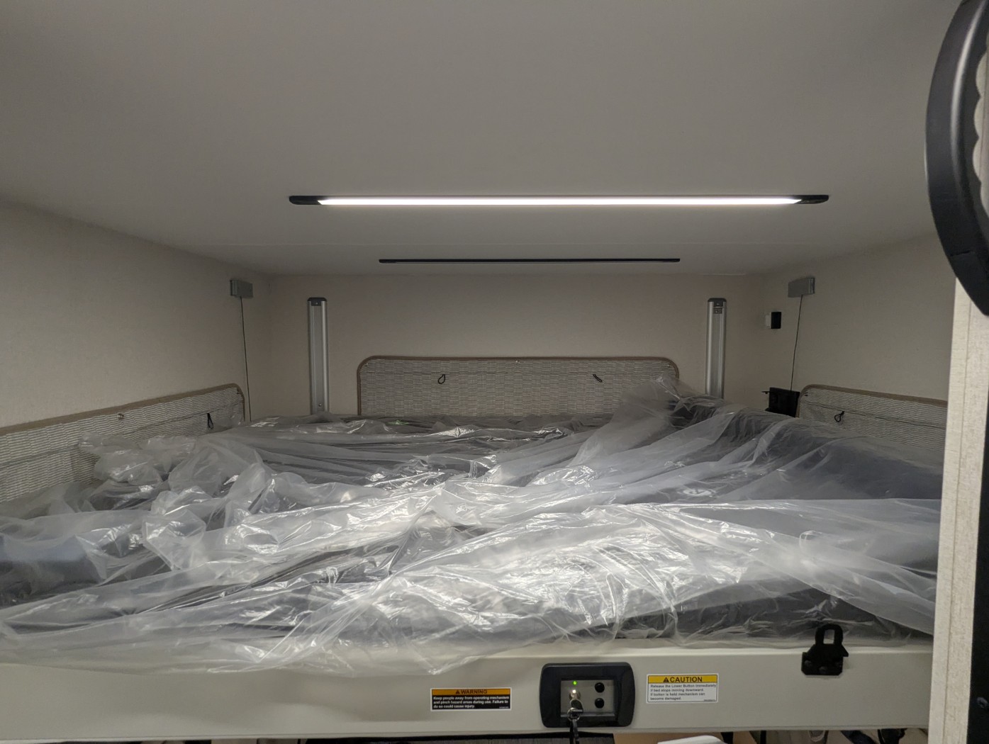 2027 Winnebago Elora 19DC - Image 26