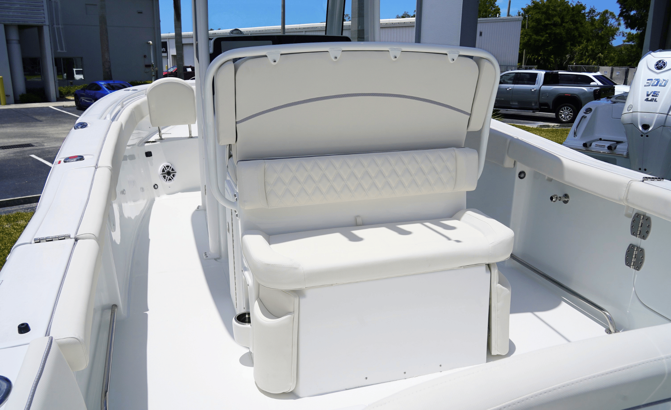 2027 SEA HUNT ULTRA 255SE - Image 8