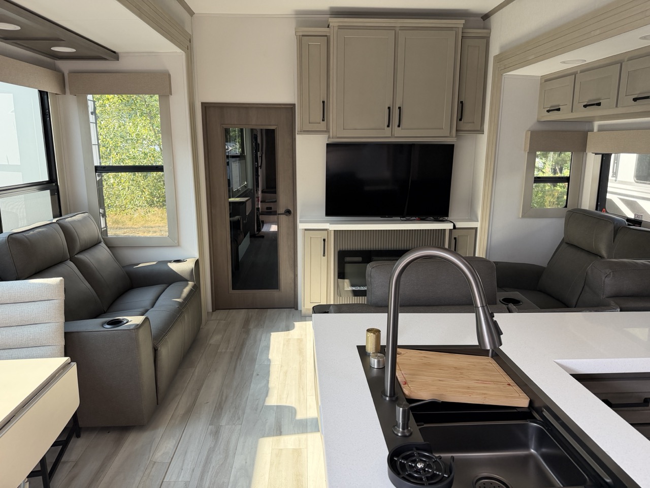 2026 Grand Design Momentum M-Class 395MS - Image 5