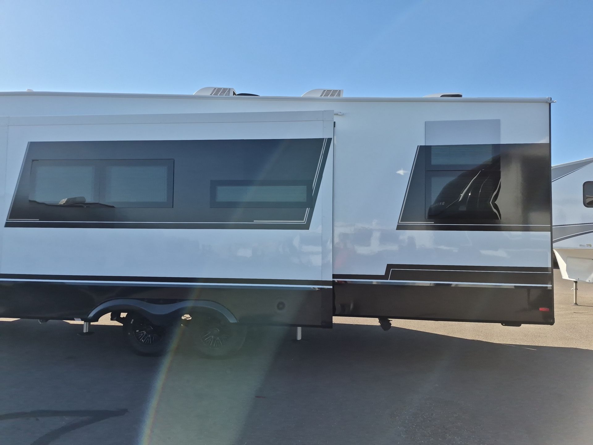 2027 Brinkley RV MODEL Z 3510 - Image 5