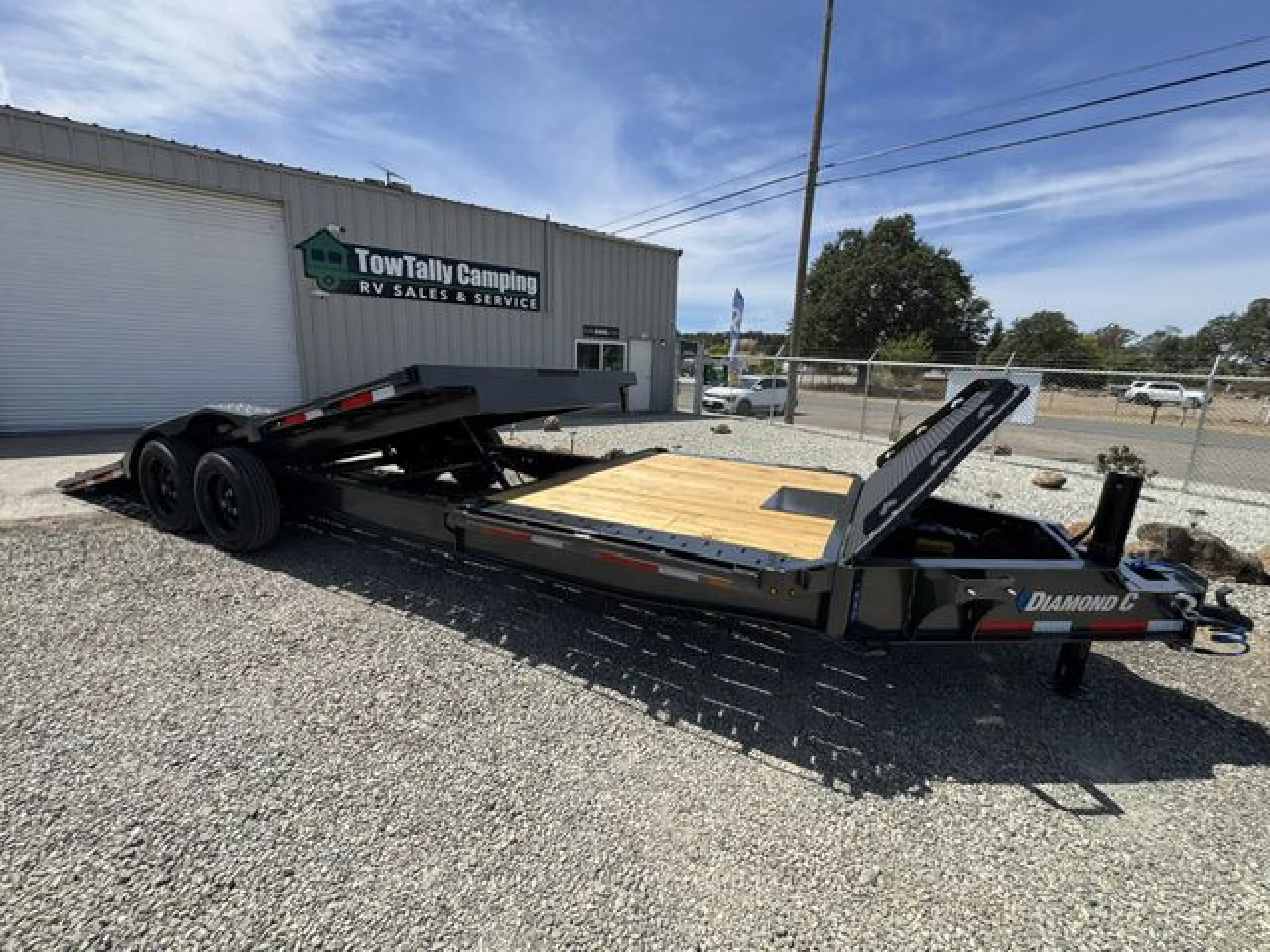 2027 DIAMOND C TRAILERS DIAMOND C HXD 208 L24X102 PR0 TILT - Image 14