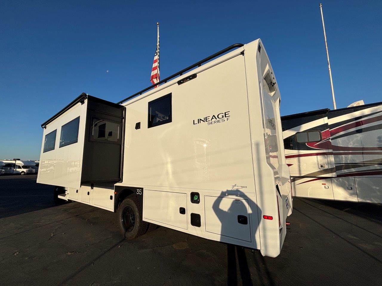 2026 Grand Design Lineage Series F 31ZW - Image 2