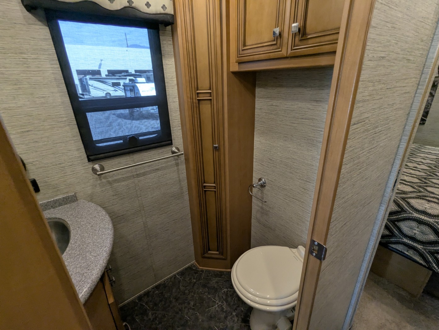2016 Newmar Bay Star 3403 - Image 27