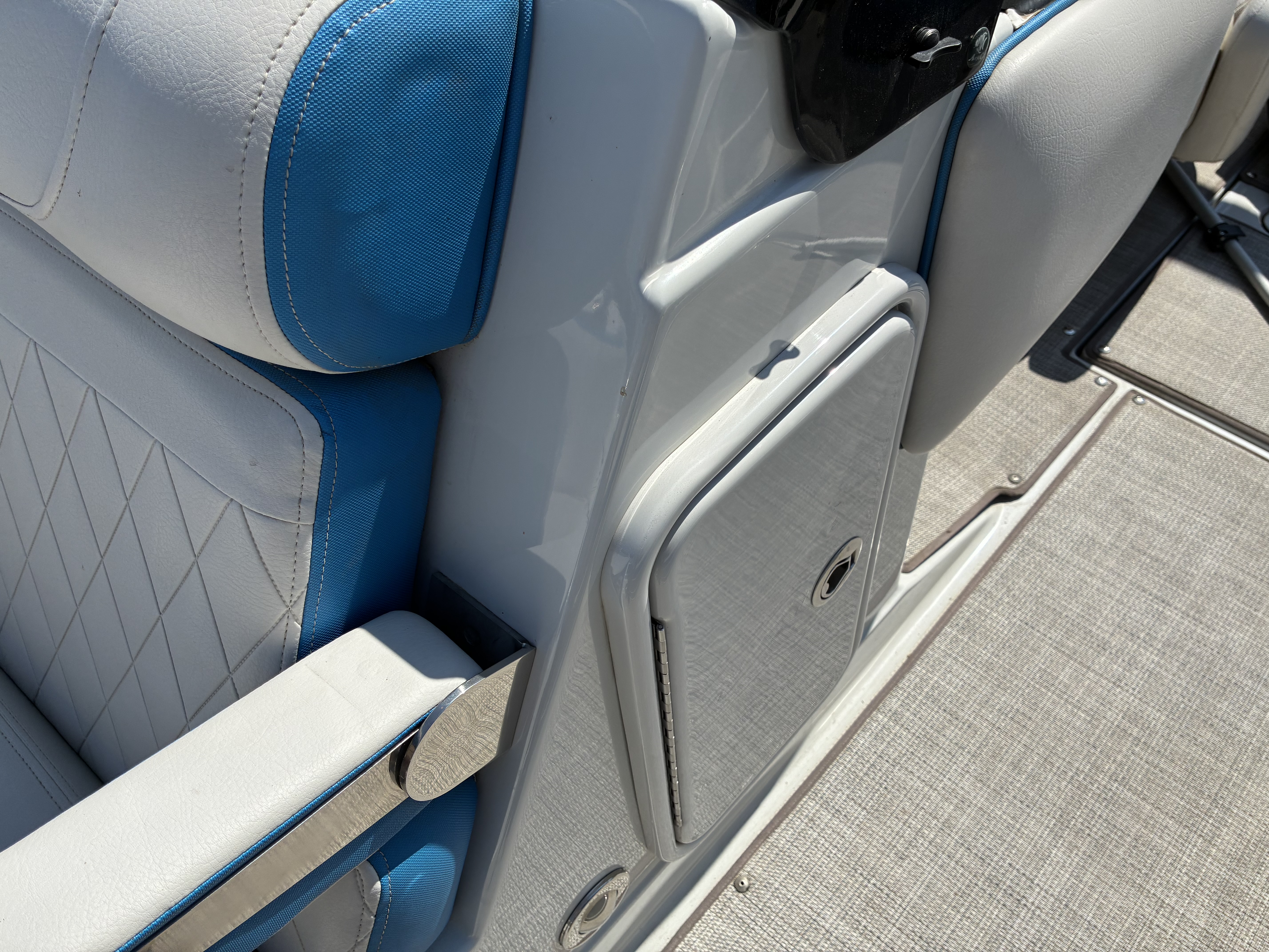 2021 Crownline E 205 XS - Image 28
