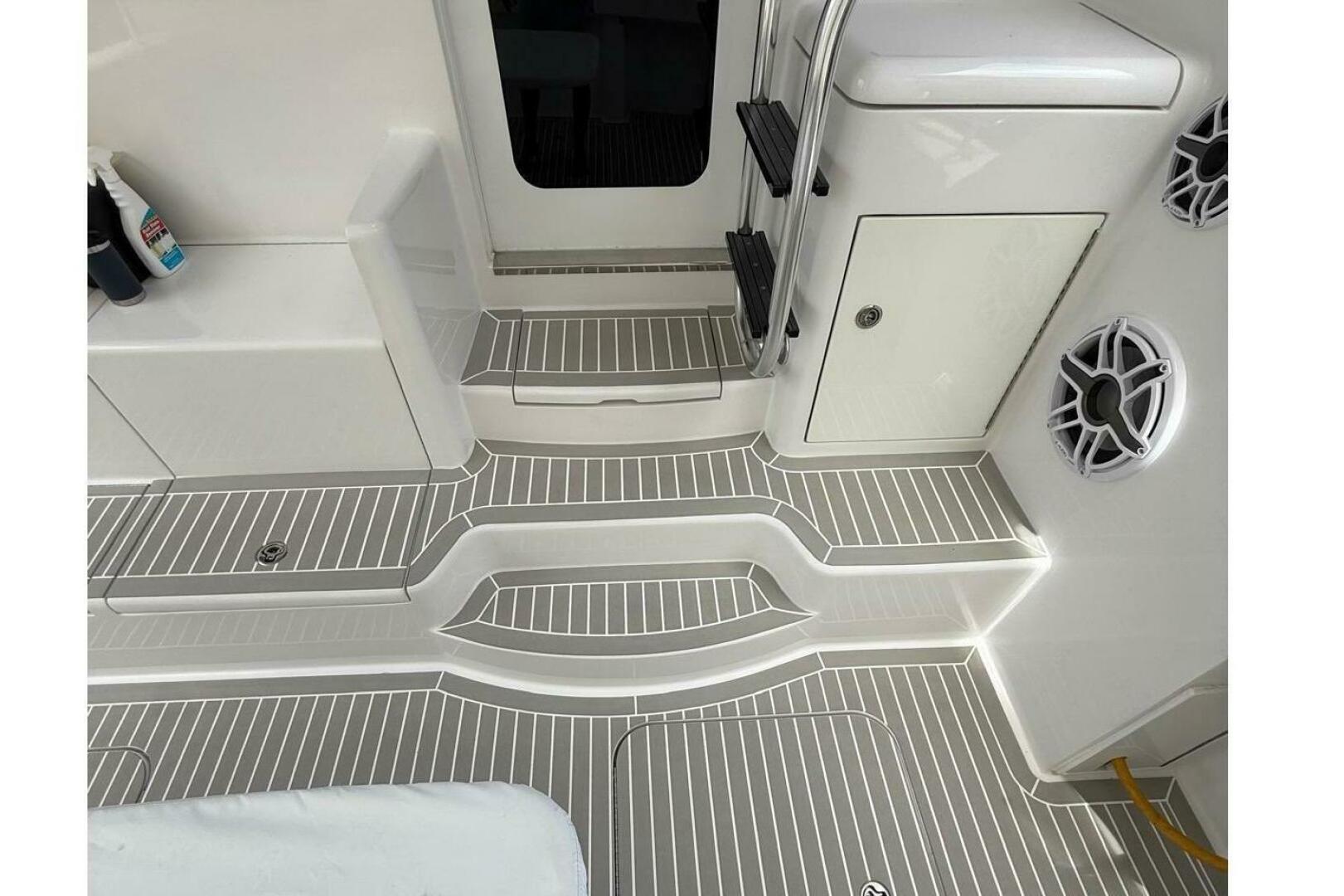 2013 Hatteras GT54 Base - Image 5