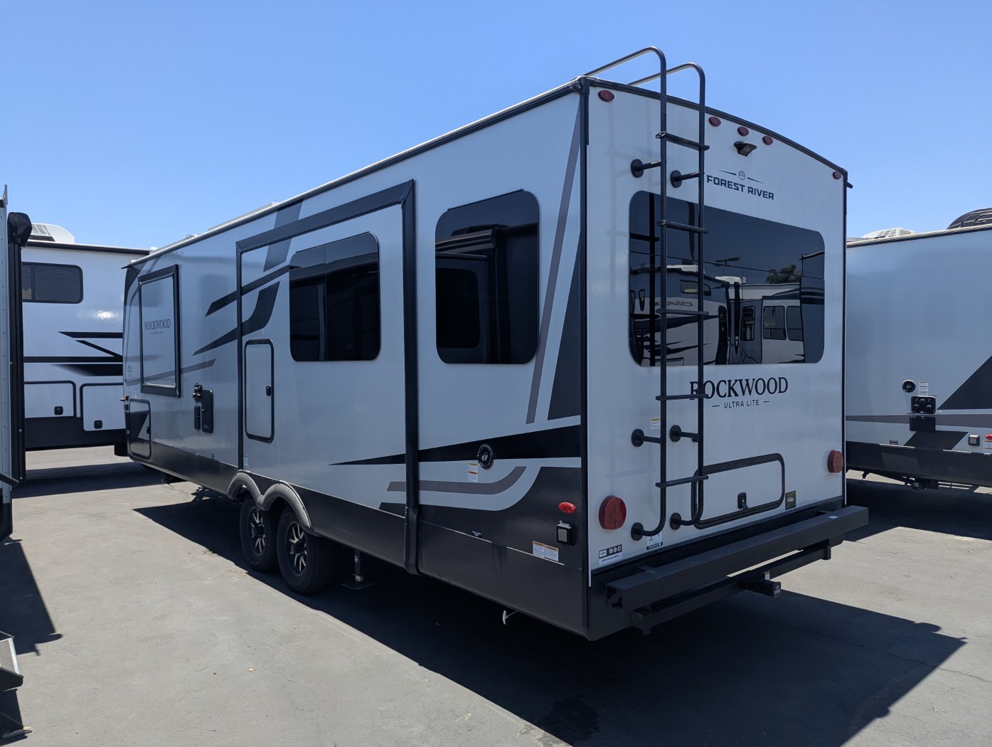 2027 Forest River Rockwood Ultra Lite 2618RD - Image 6