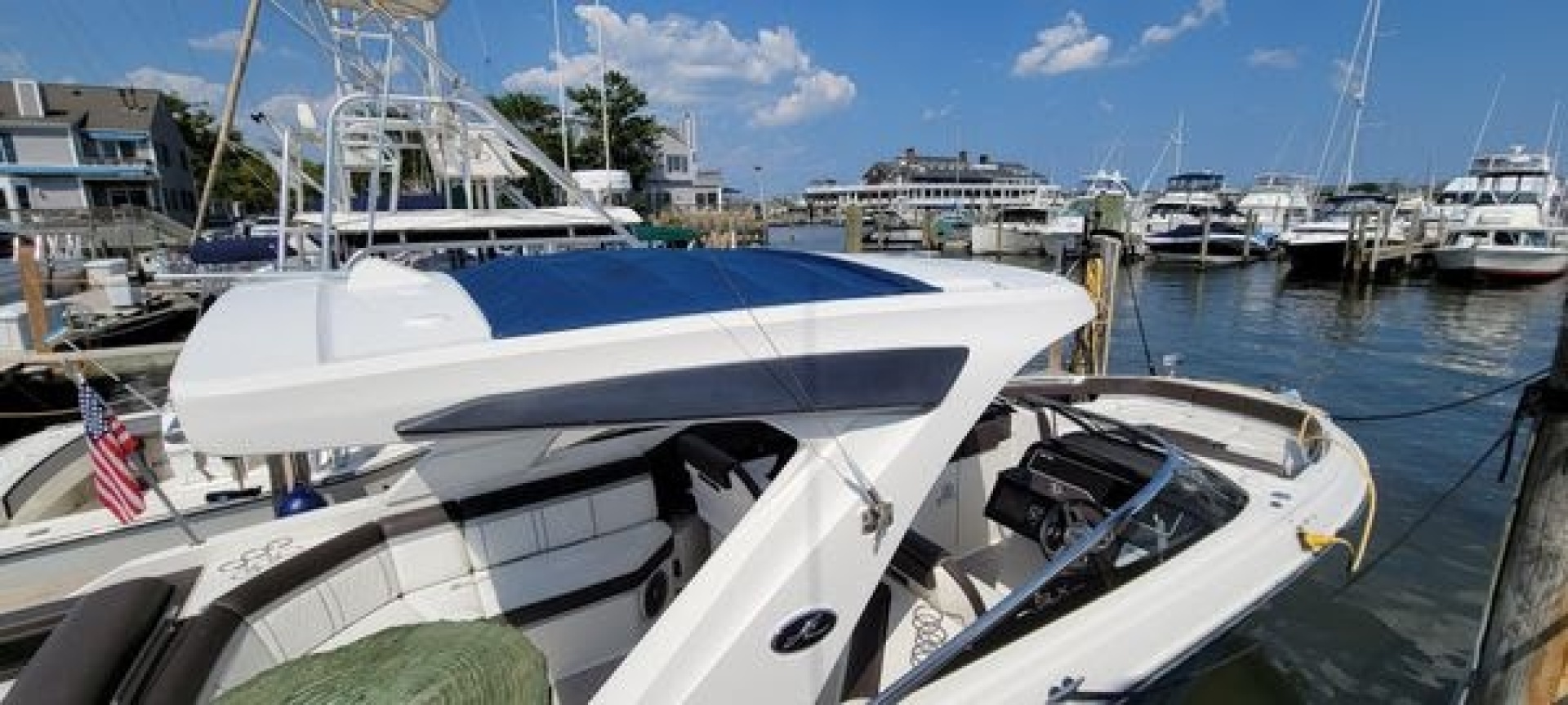 2017 Sea Ray 310 SLX - Image 12