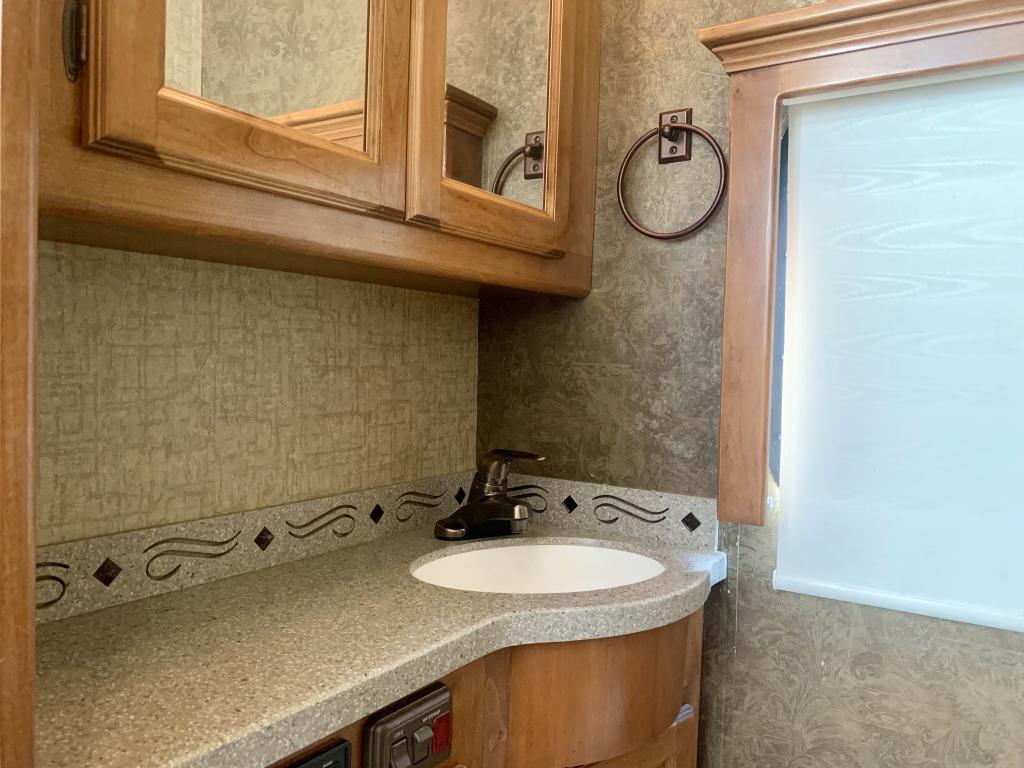 2014 ALLEGRO 36QSA - Image 38