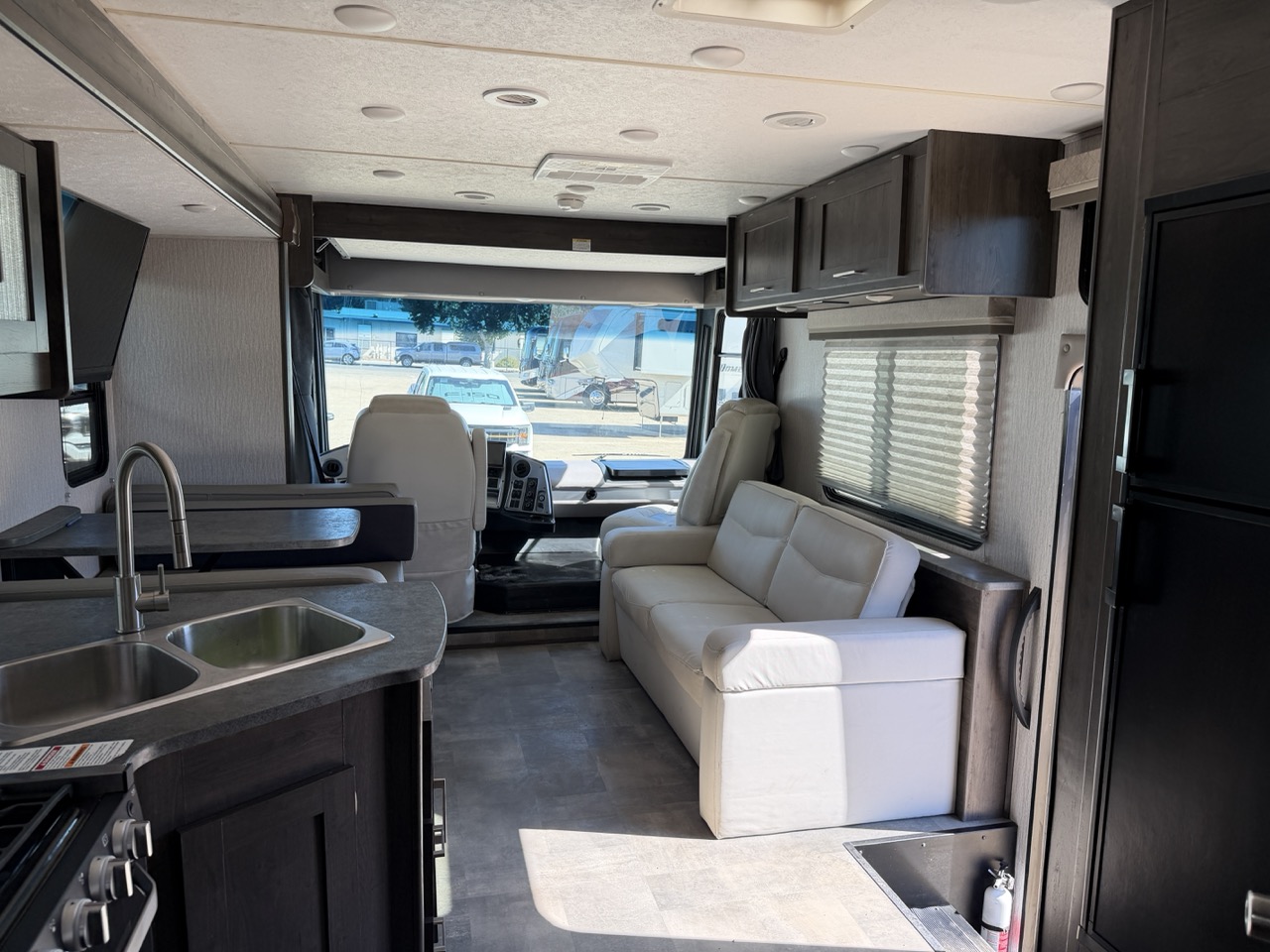 2023 Coachmen Pursuit 31BH - Image 22