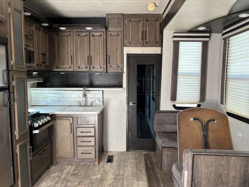 2019 Heartland Torque TQ 327 - Image 8