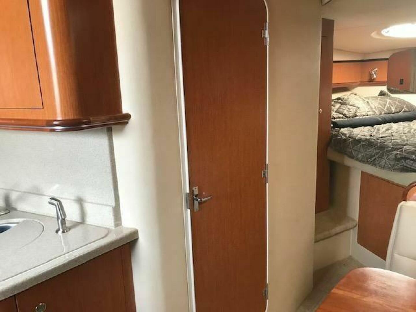 2004 Cruisers Yachts 340 Express - Image 30