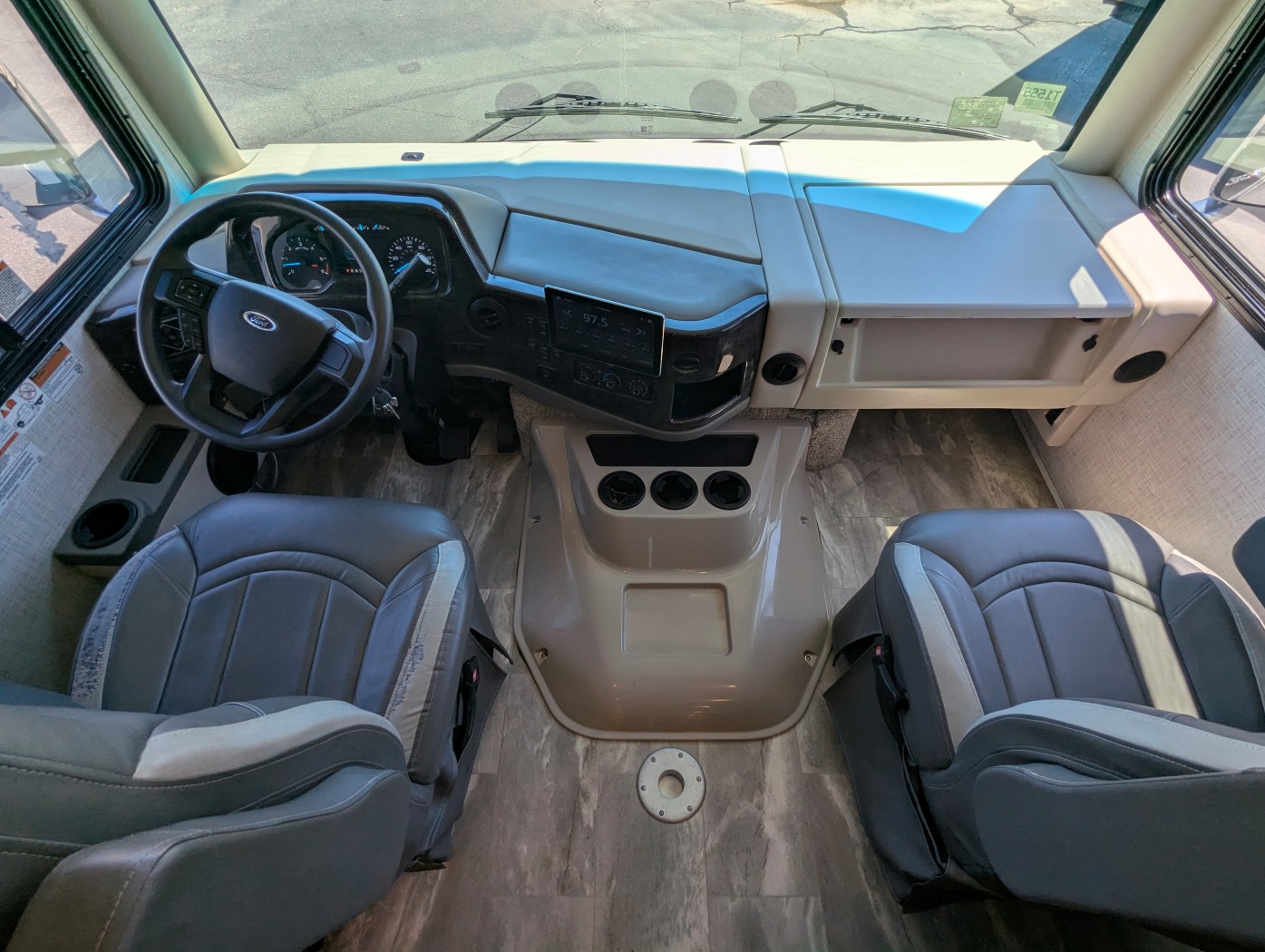 2023 Thor Motor Coach Challenger 37DS - Image 26