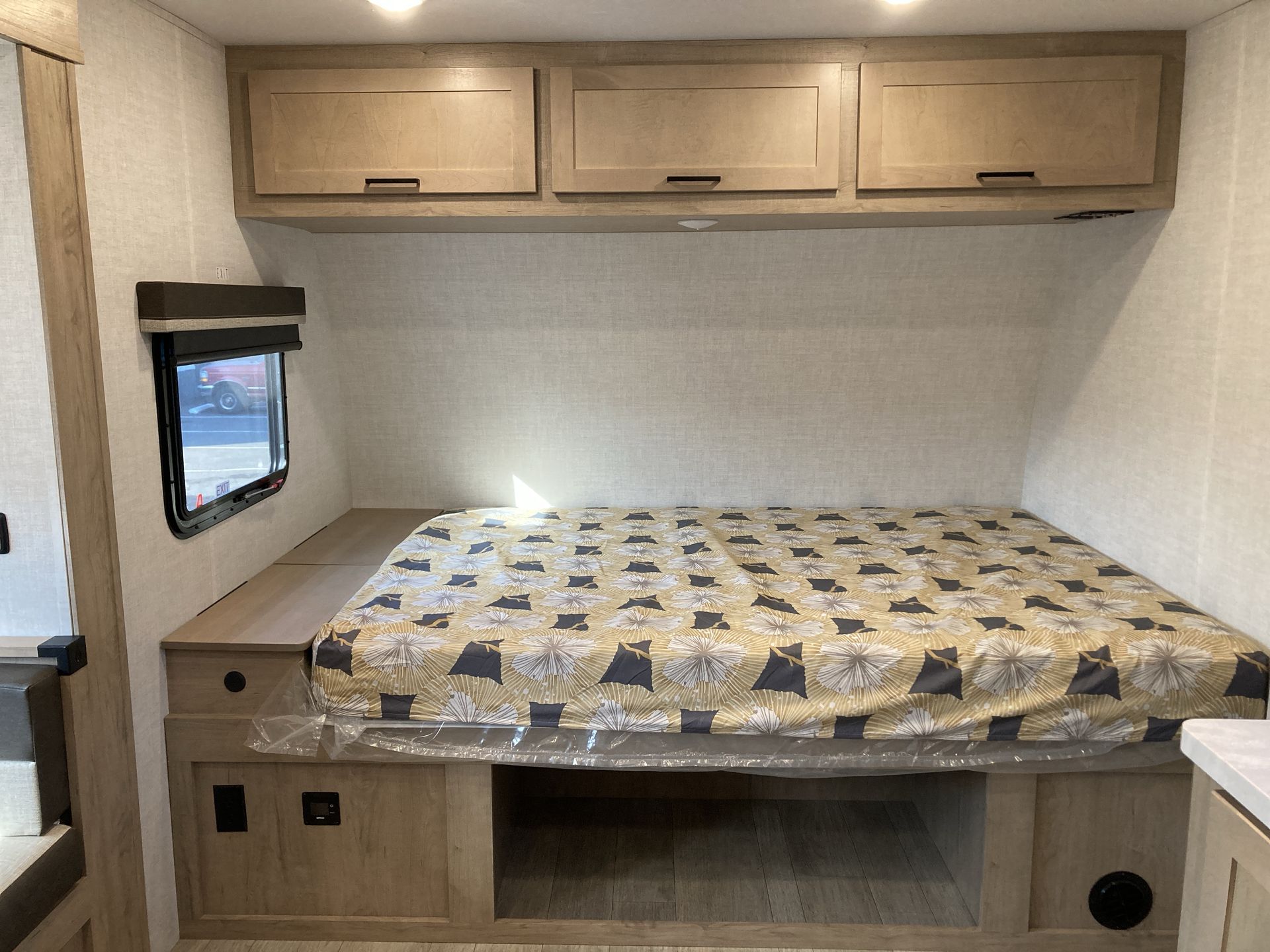 2026 Ember RV E-Series 19ETS - Image 46