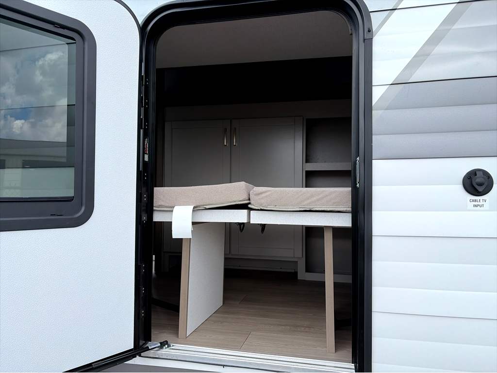 2027 JAYCO JAY FLIGHT 295TBS - Image 6