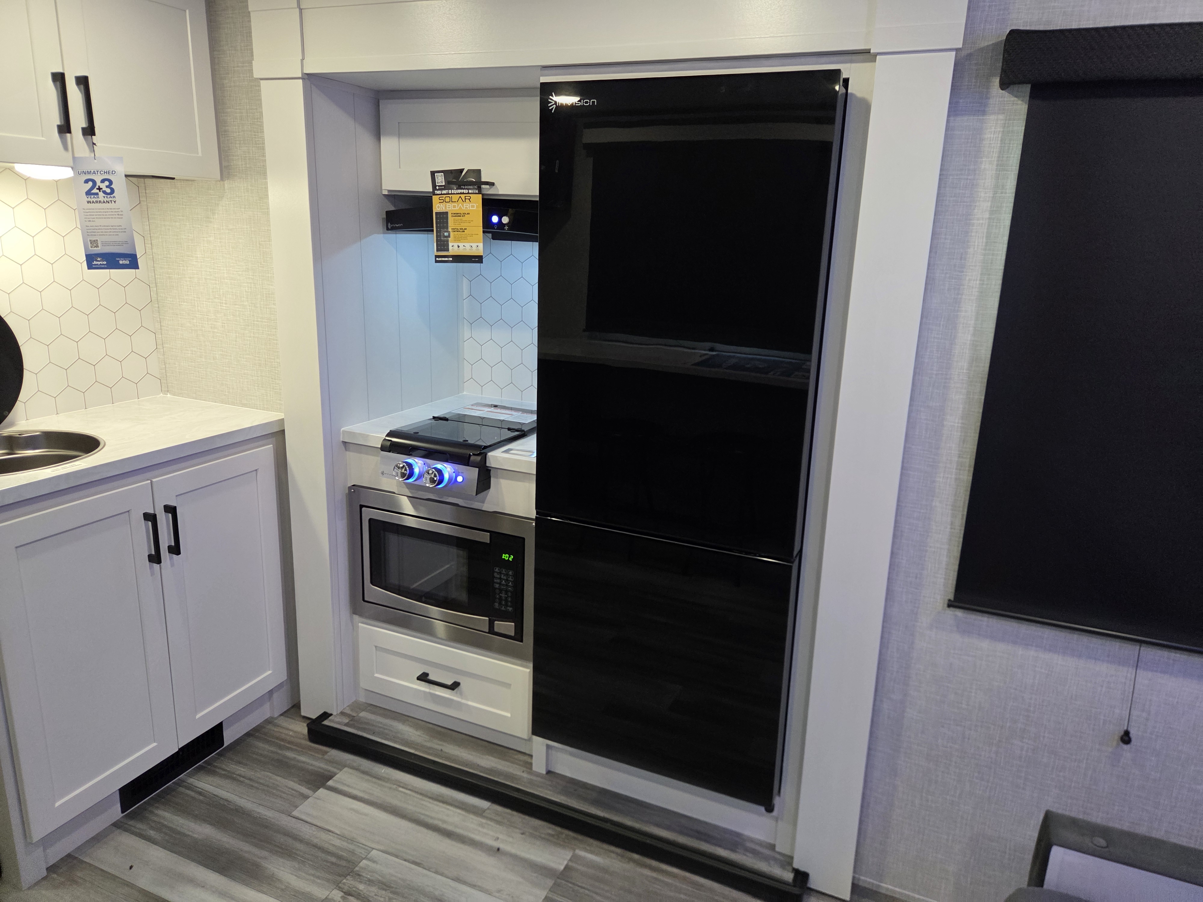 2025 Jayco Jay Feather Air 18MBH - Image 6