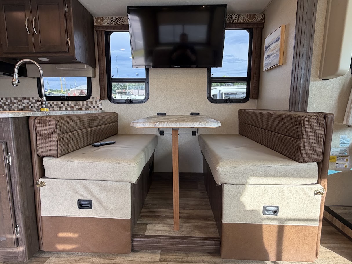 2019 COACHMEN PURSUIT 31BH - Image 15