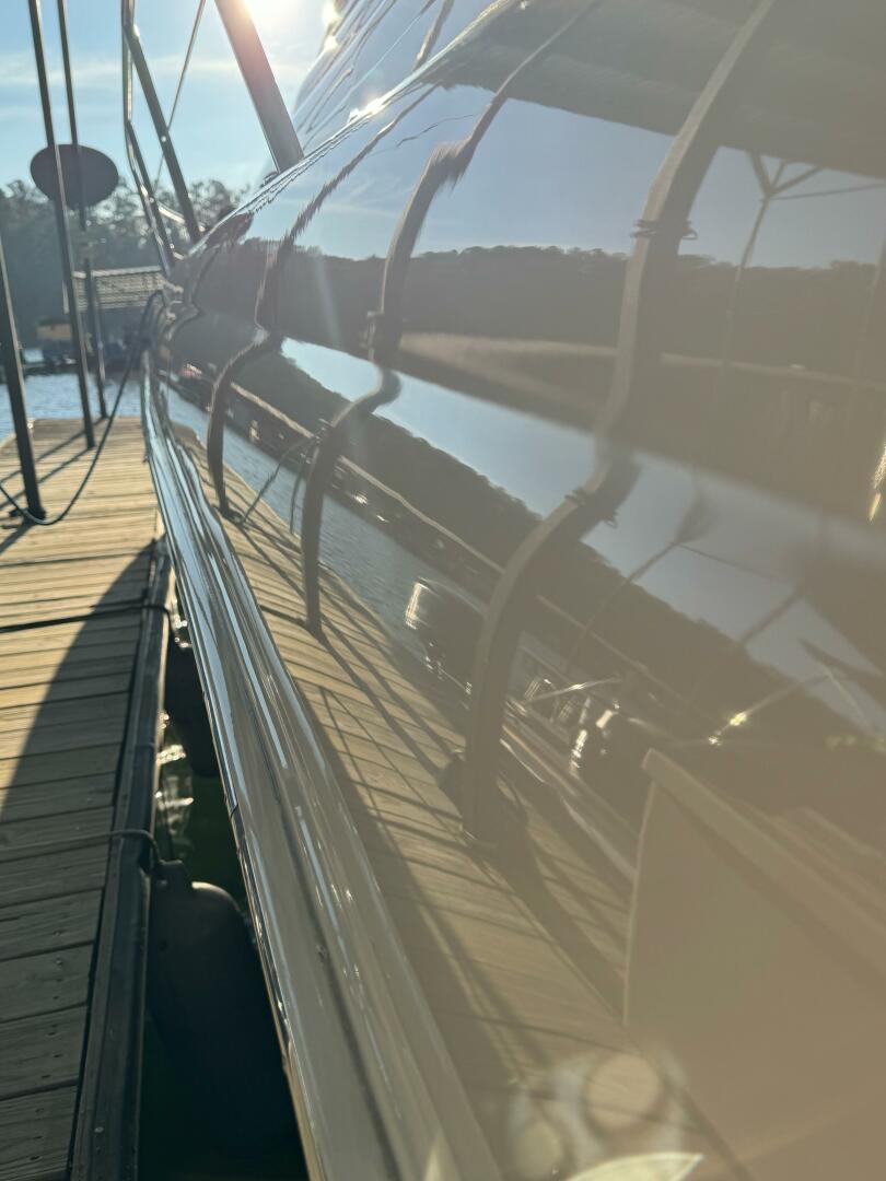 2004 Sea Ray 380 Sundancer - Image 5