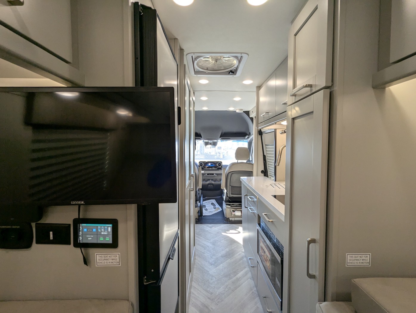2025 Coachmen Galleria Li3 24A - Image 27