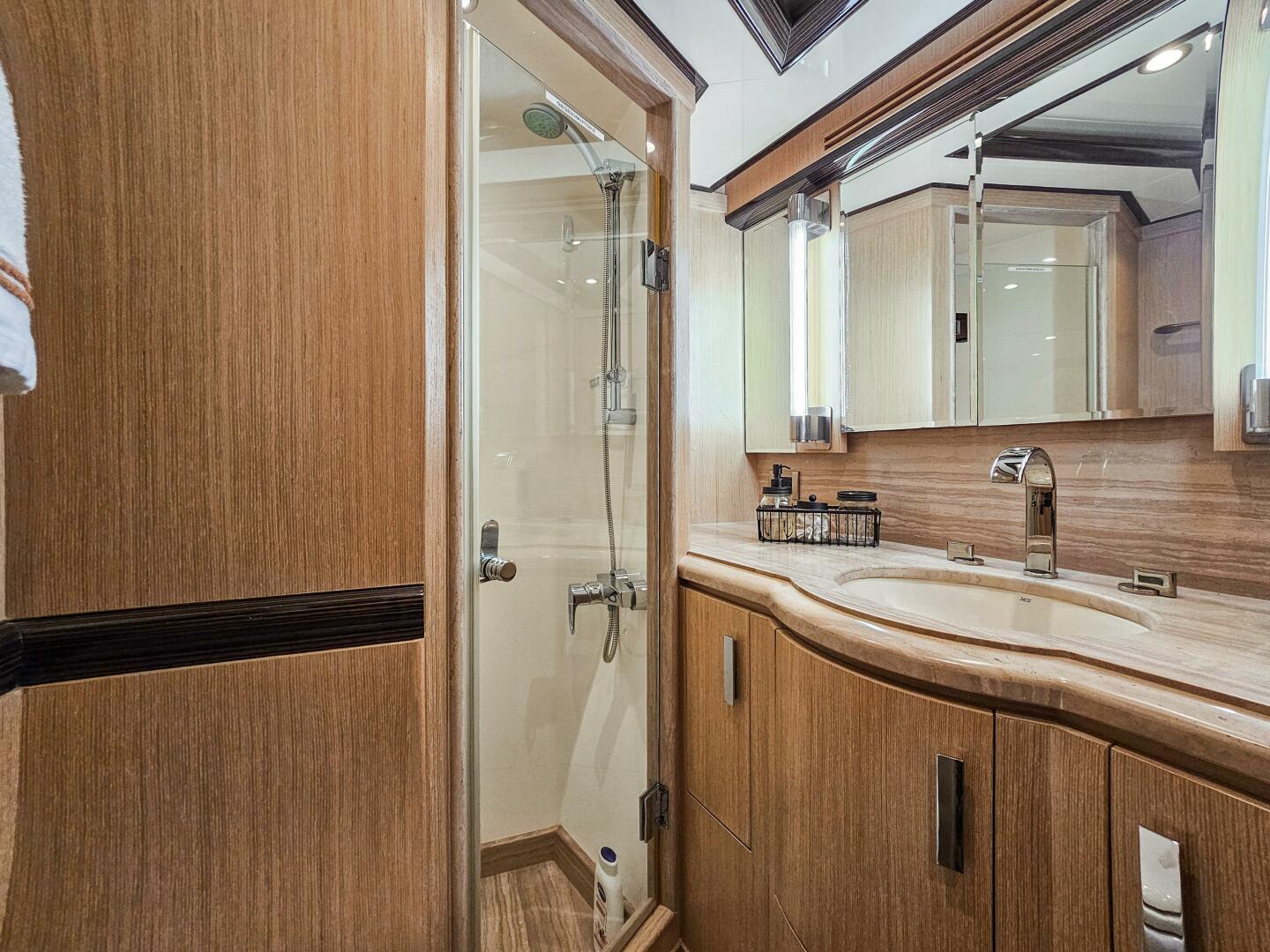 2010 Ocean Alexander 83 - Image 73