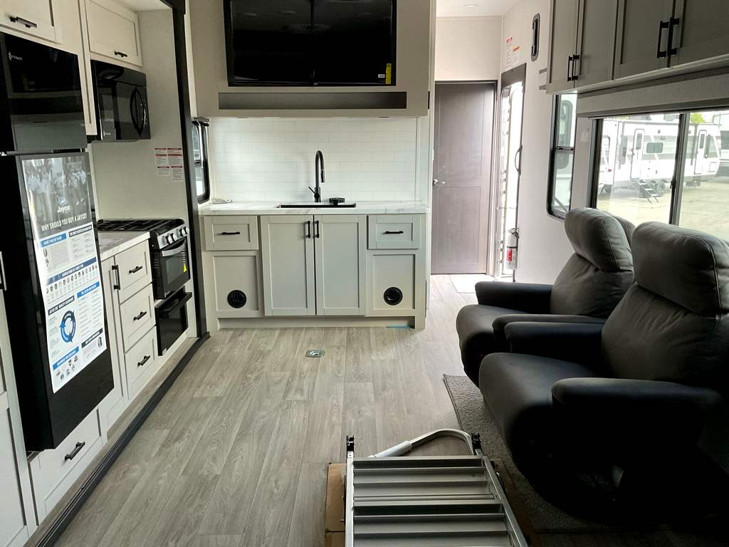 2027 JAYCO SEISMIC 265 - Image 11