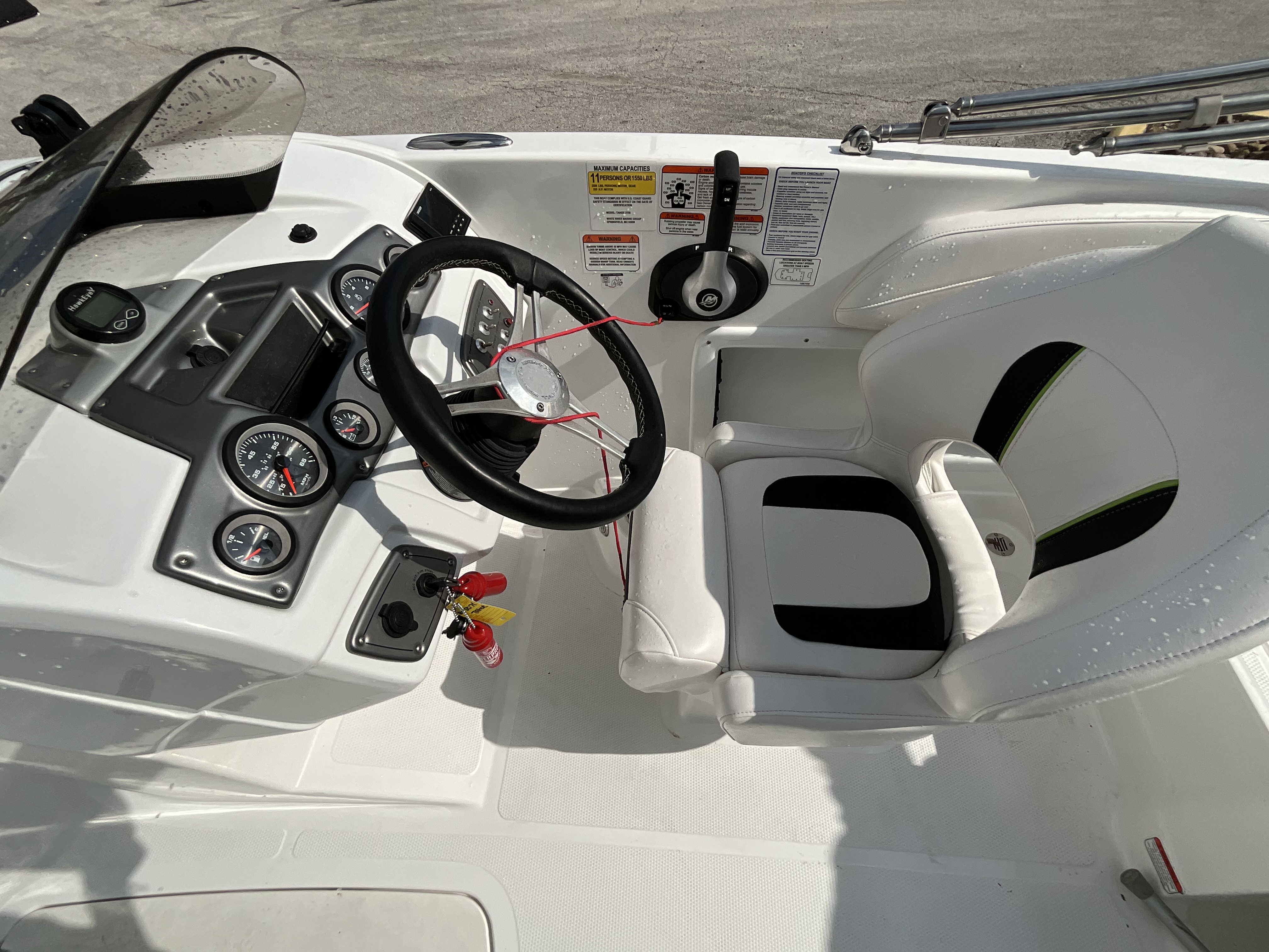 2023 TRACKER 2023 2150FS - Image 16
