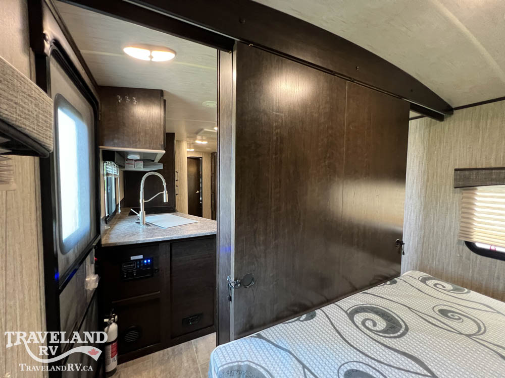 2018 Heartland Sundance XLT SD XLT 291 QB - Image 20