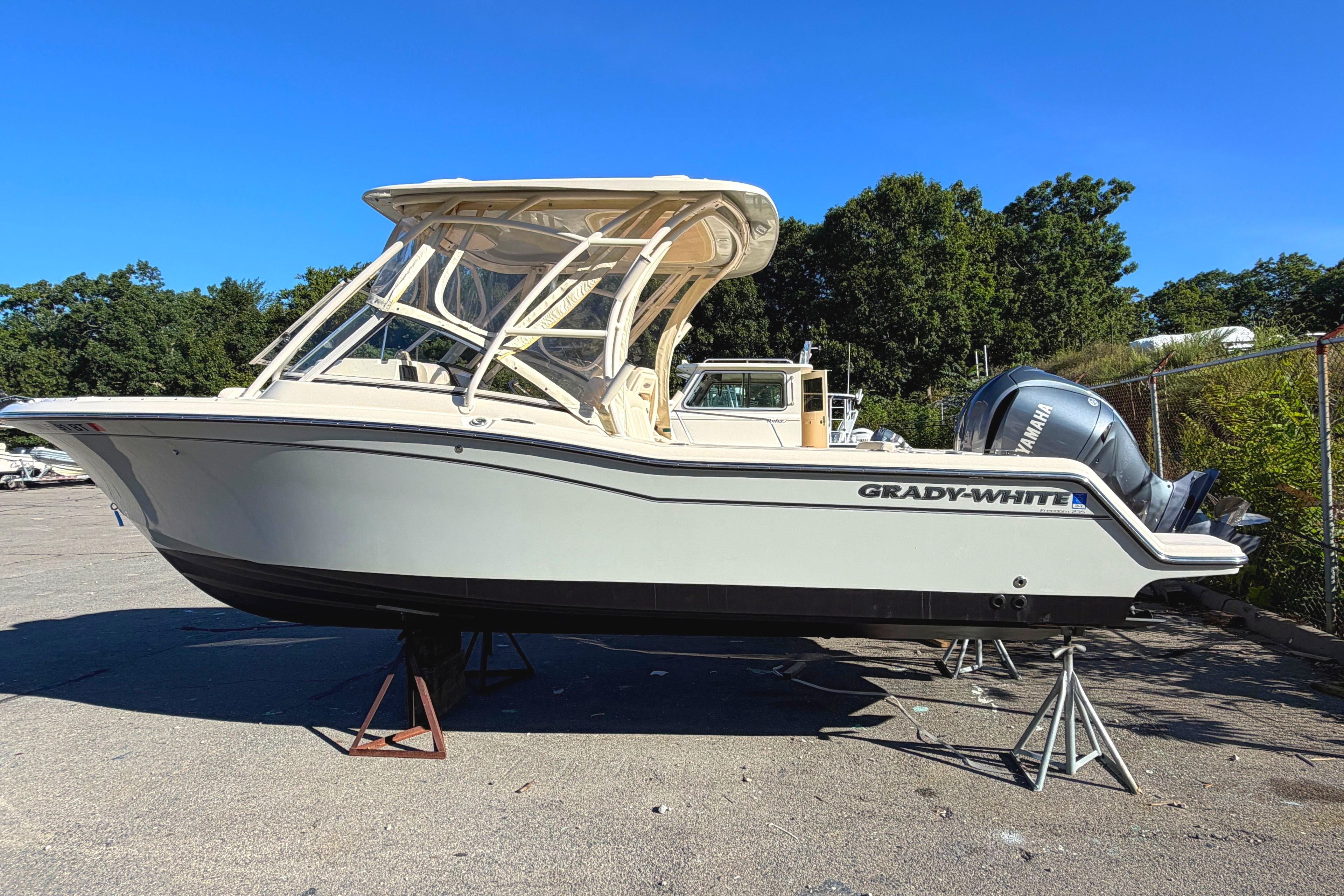 2023 Grady-White Freedom 235 - Image 4