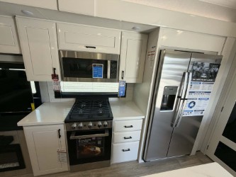 2027 JAYCO PINNACLE 32RLTS - Image 7