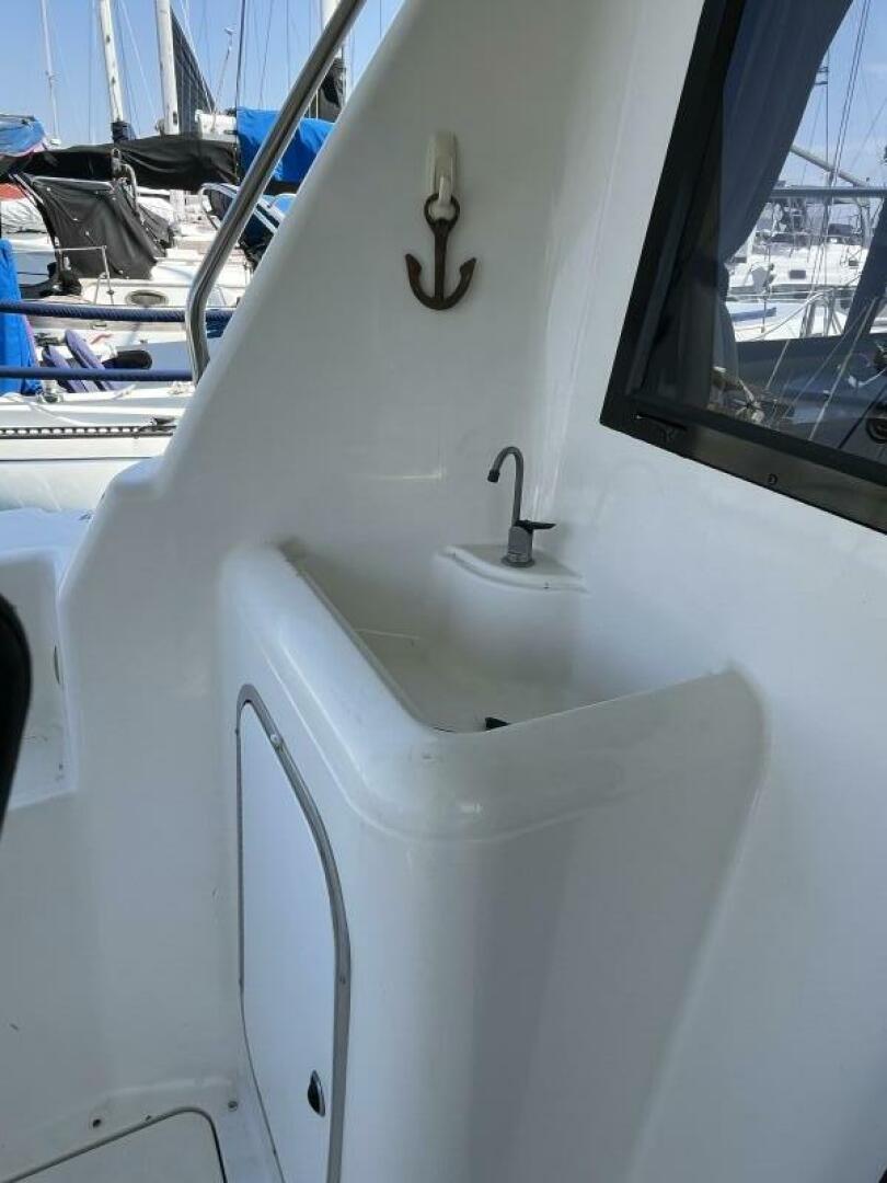 1996 Bayliner 3788 Command Bridge - Image 12