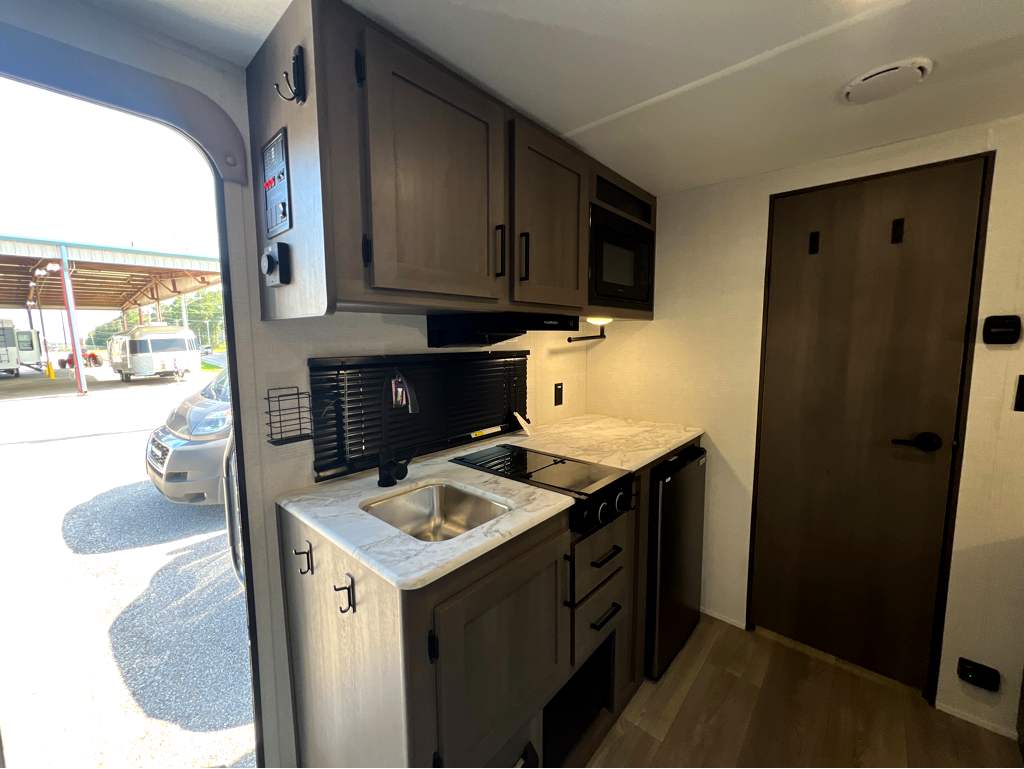 2024 GRAND DESIGN TRANSCEND 151BH - Image 9
