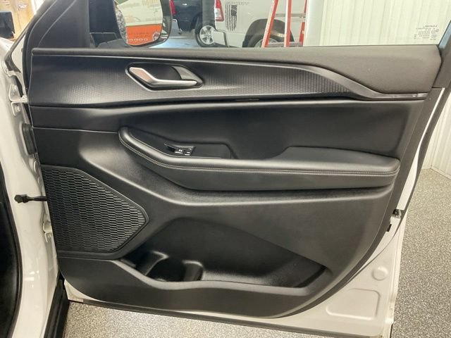 2023 Jeep Grand Cherokee Utility 4D Altitude 4WD - Image 21