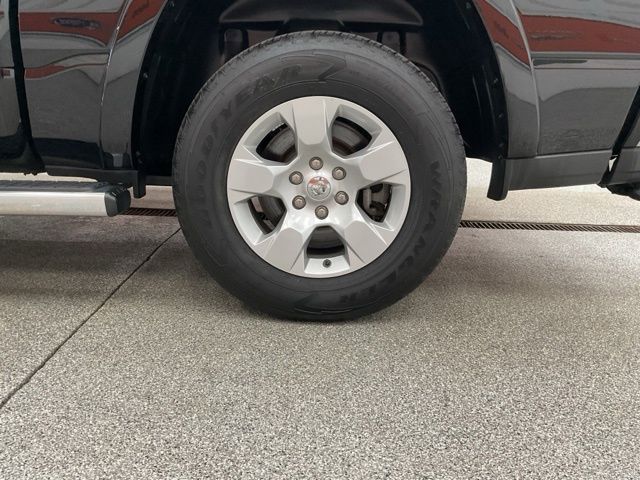 2025 Ram 1500 Big Horn 4x4 Crew Cab 5'7" Box - Image 9