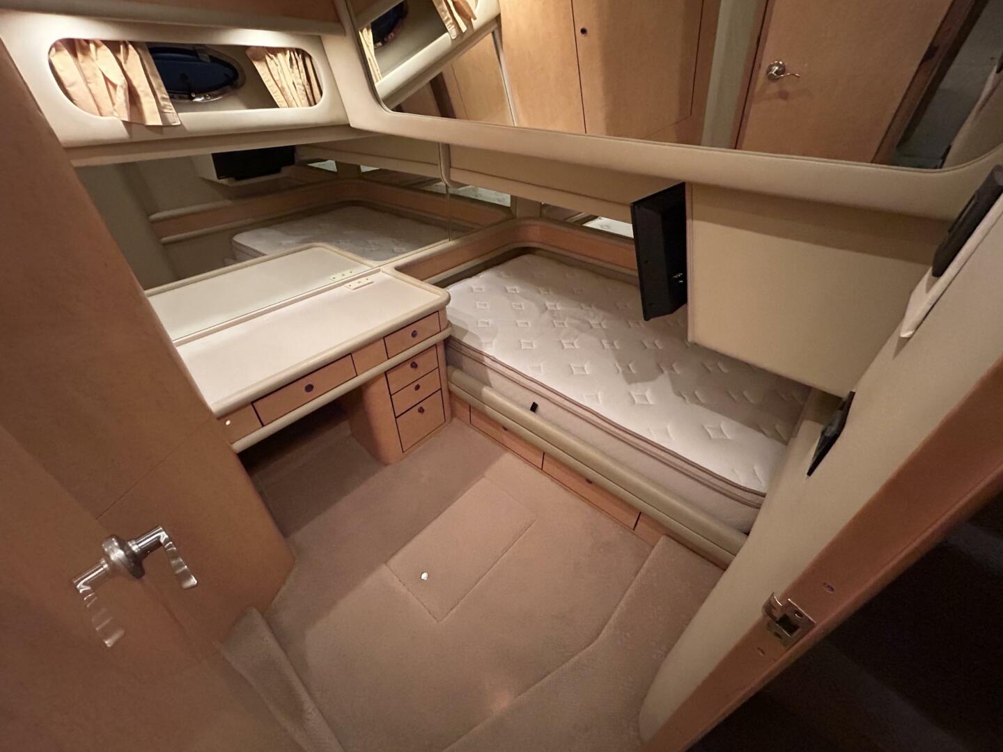 1999 Sea Ray 560 Sedan Bridge - Image 20