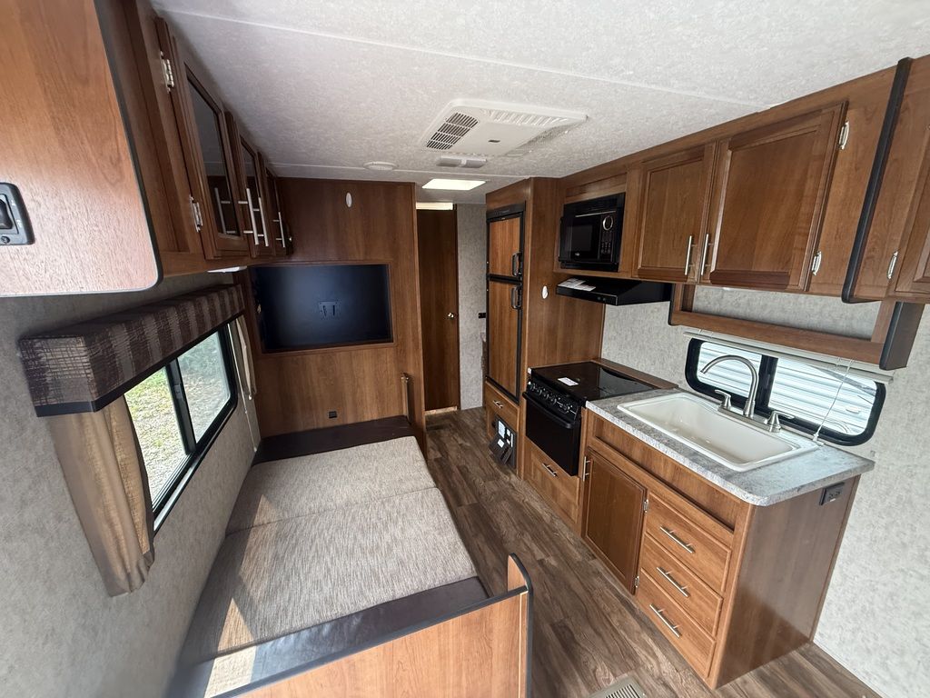 2017 Avenger Avenger 26bh - Image 5